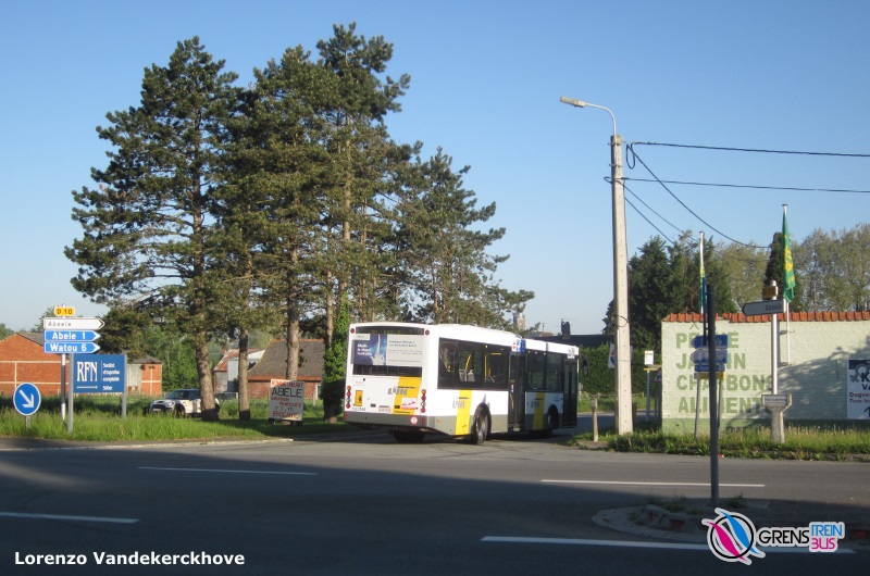 Bus 60 bereikt de bushalte 'Abele Overweg'. © 2018 L.O. Vandekerckhove